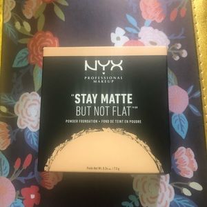 NYX professional Makeup StayMattepowder foundation